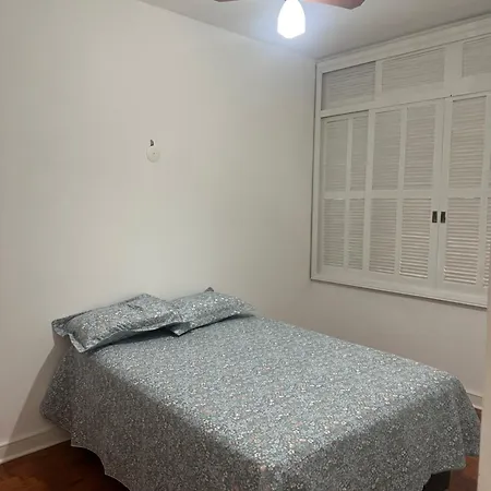 Apartamento Praia Pitangueiras-2